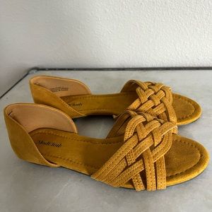 Women’s ModCloth suede sandals sz 7